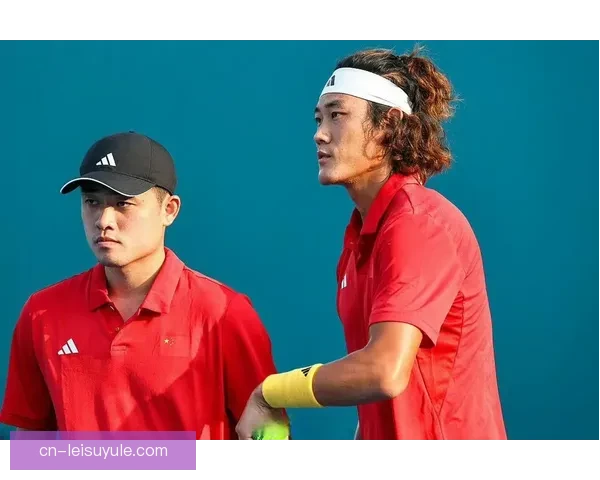 张之臻十记发球得分吴易昺登顶